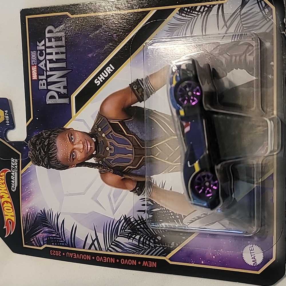 Hot Wheels Black Panther "Shuri" - Picture 2 of 3